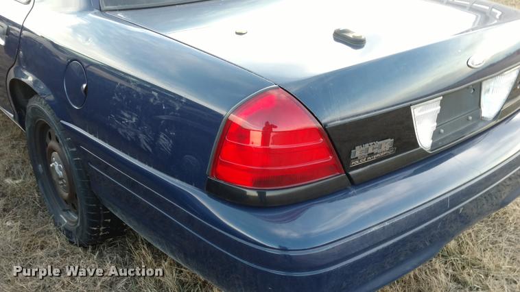 image for item L3931 2011 Ford Crown Victoria Police Interceptor