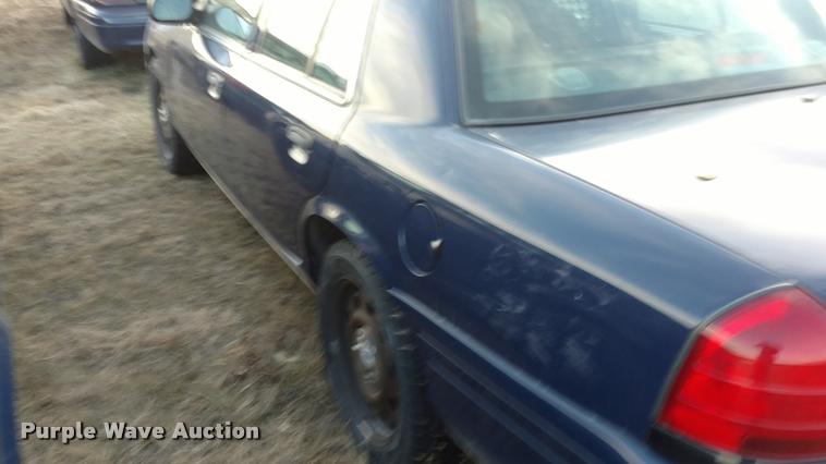 image for item L3931 2011 Ford Crown Victoria Police Interceptor