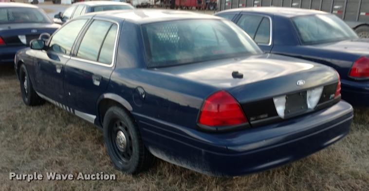 image for item L3932 2009 Ford Crown Victoria Police Interceptor