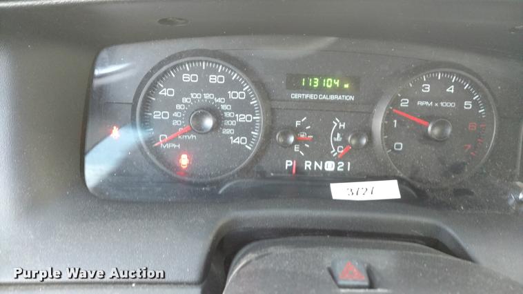 image for item L3932 2009 Ford Crown Victoria Police Interceptor