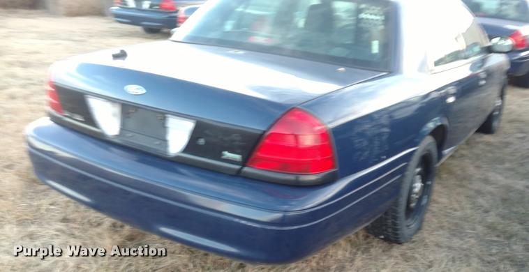 image for item L3932 2009 Ford Crown Victoria Police Interceptor
