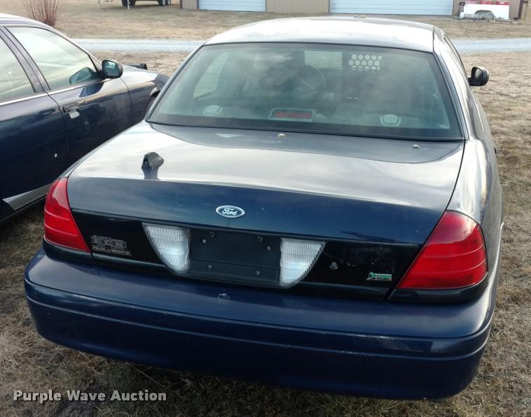 image for item L3933 2011 Ford Crown Victoria Police Interceptor