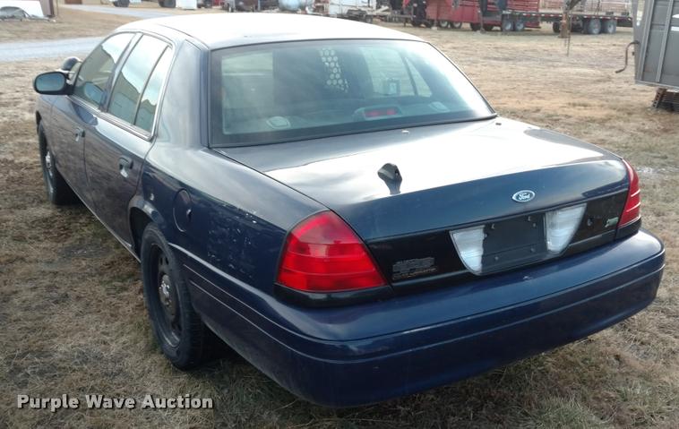 image for item L3933 2011 Ford Crown Victoria Police Interceptor