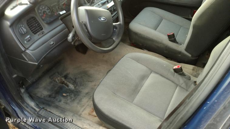 image for item L3933 2011 Ford Crown Victoria Police Interceptor