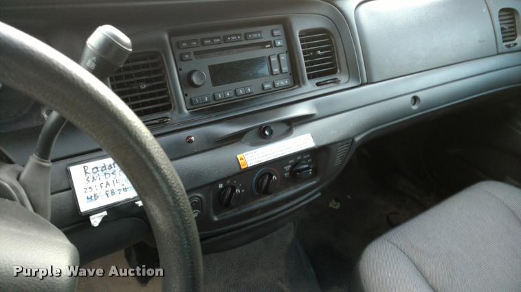 image for item L3933 2011 Ford Crown Victoria Police Interceptor