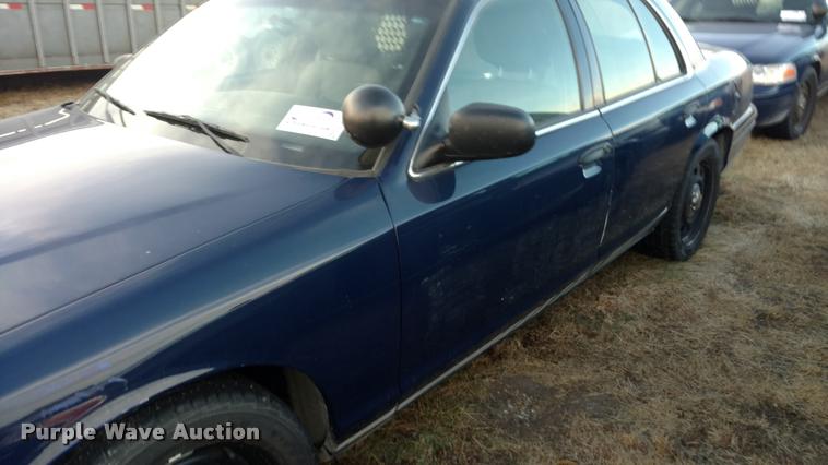 image for item L3933 2011 Ford Crown Victoria Police Interceptor