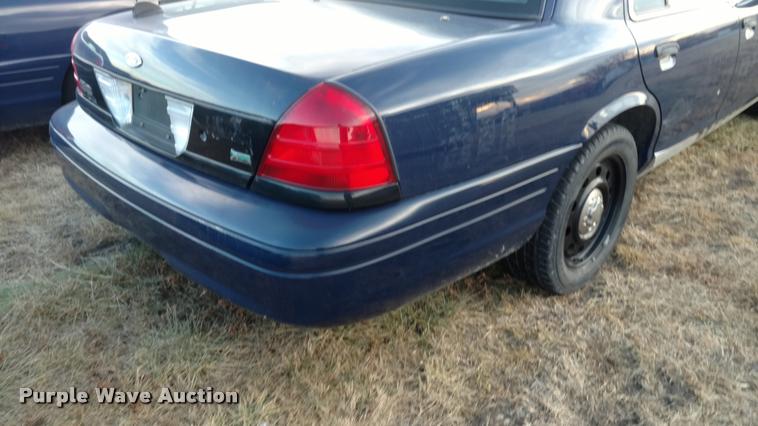 image for item L3933 2011 Ford Crown Victoria Police Interceptor