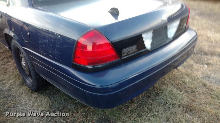 image for item L3933 2011 Ford Crown Victoria Police Interceptor