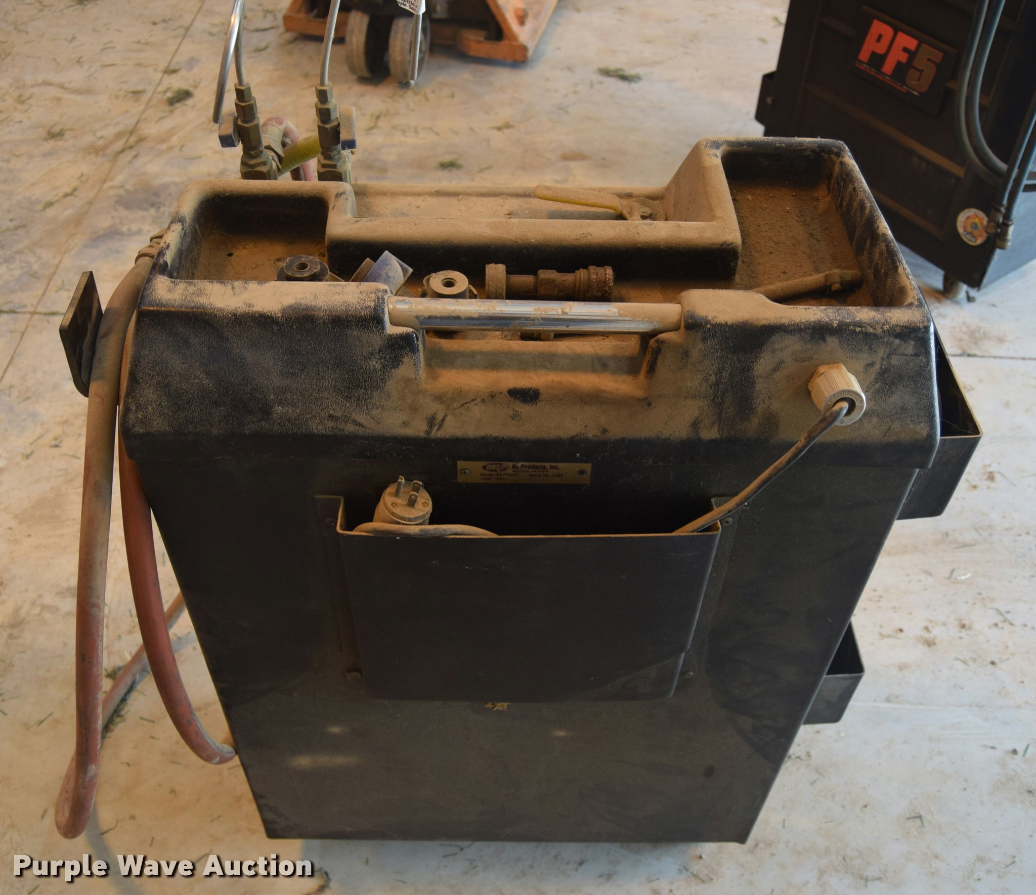 BG PF4H0 coolant flush machine in Augusta, KS Item CB9075 sold