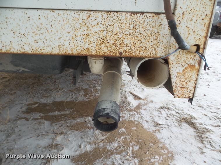 image for item DA5248 1985 Lazy N horse trailer