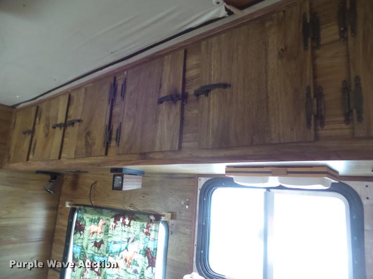 image for item DA5248 1985 Lazy N horse trailer