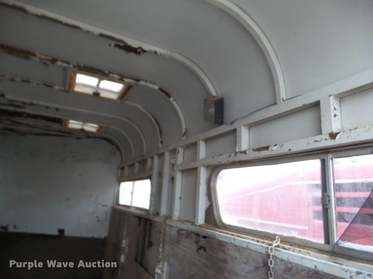 image for item DA5248 1985 Lazy N horse trailer