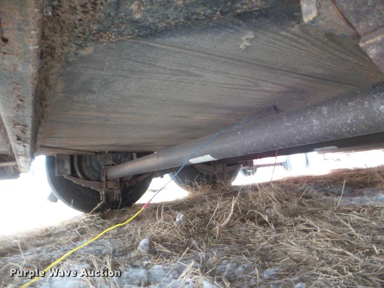 image for item DA5248 1985 Lazy N horse trailer