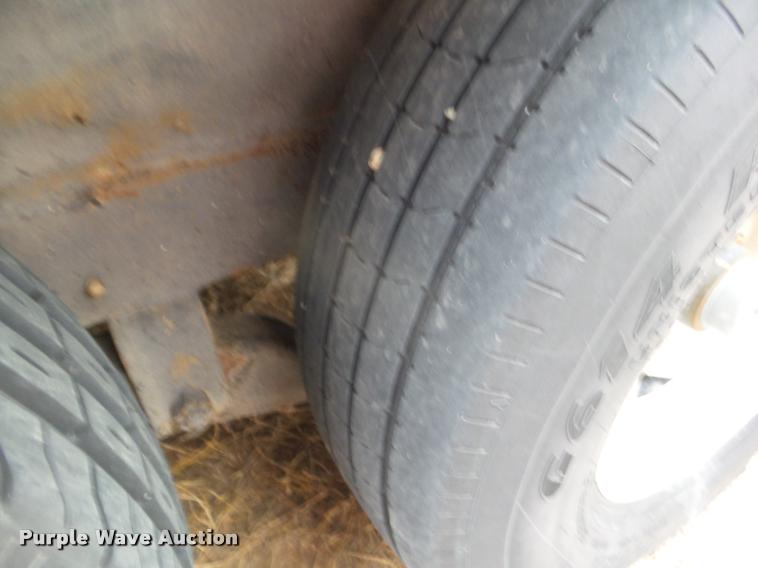 image for item DA5248 1985 Lazy N horse trailer