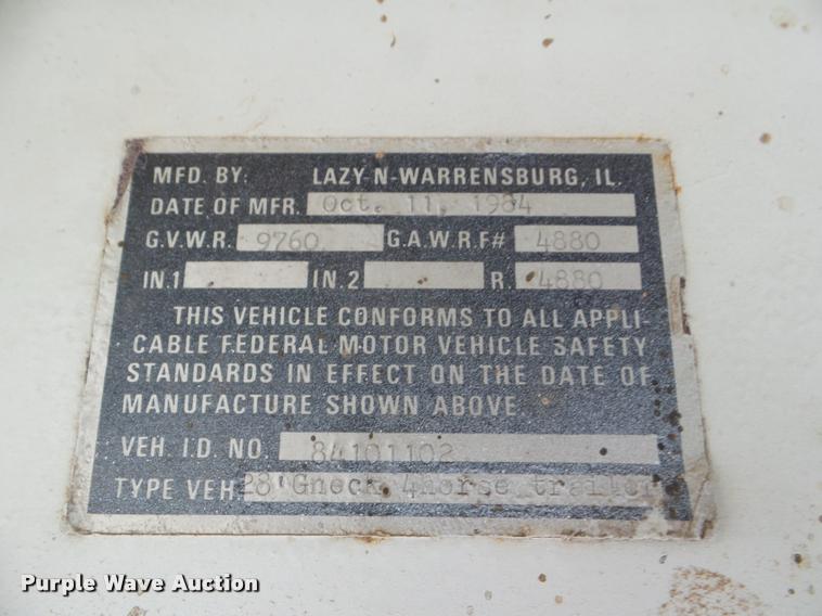 image for item DA5248 1985 Lazy N horse trailer