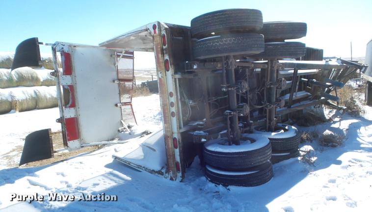 image for item DA7500 2006 Hitchcock end dump trailer