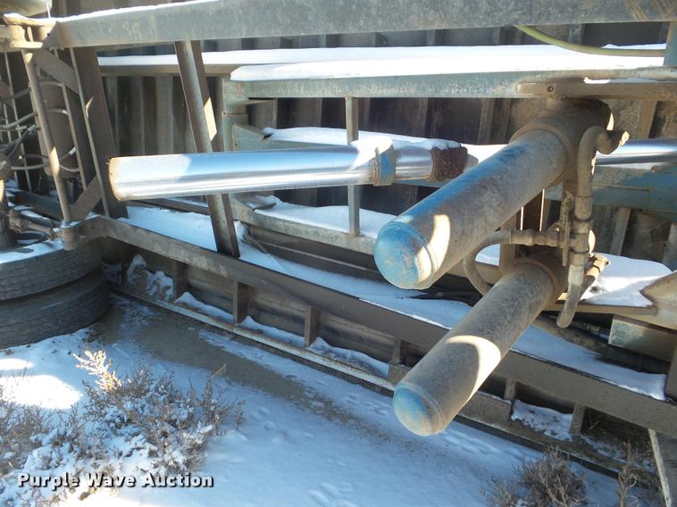 image for item DA7500 2006 Hitchcock end dump trailer