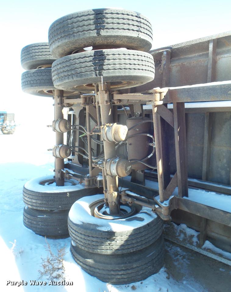 image for item DA7500 2006 Hitchcock end dump trailer