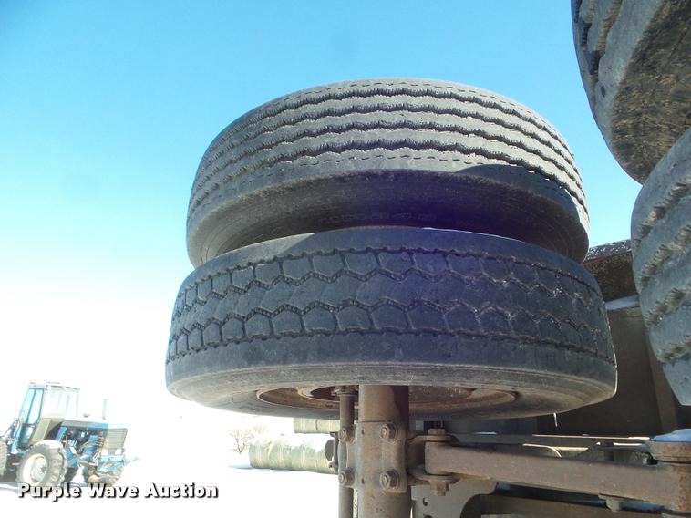 image for item DA7500 2006 Hitchcock end dump trailer