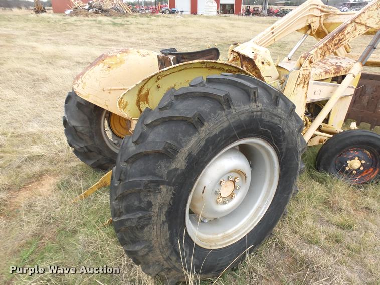image for item DE9507 Massey-Ferguson tractor