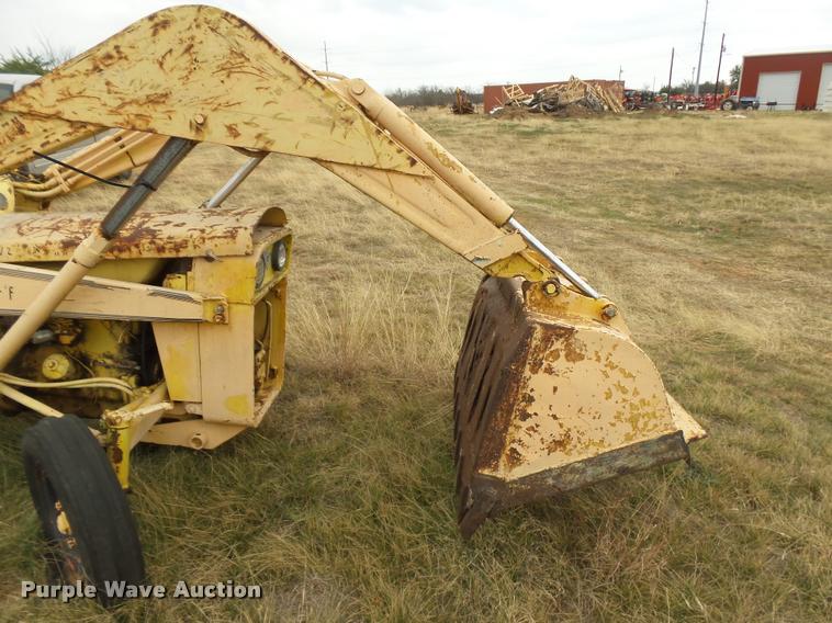 image for item DE9507 Massey-Ferguson tractor