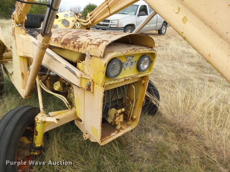 image for item DE9507 Massey-Ferguson tractor