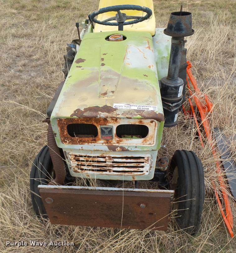 image for item DE9508 Yanmar 135 tractor