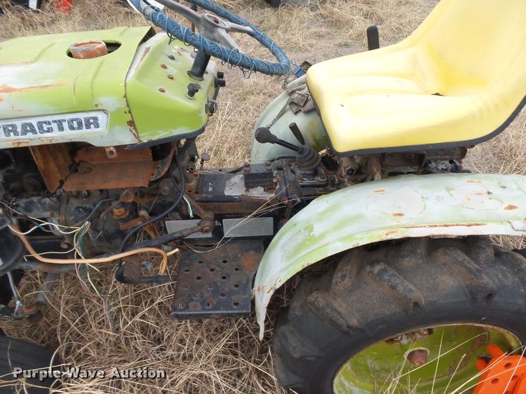 image for item DE9508 Yanmar 135 tractor