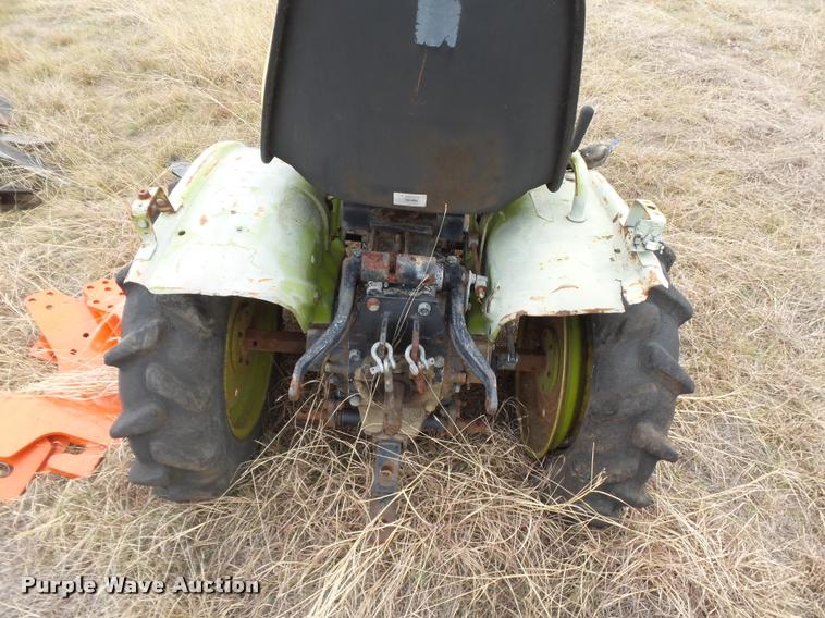 image for item DE9508 Yanmar 135 tractor