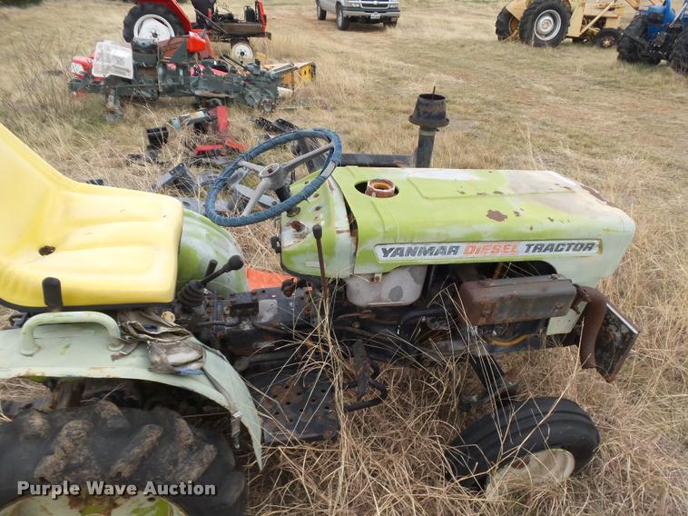 image for item DE9508 Yanmar 135 tractor
