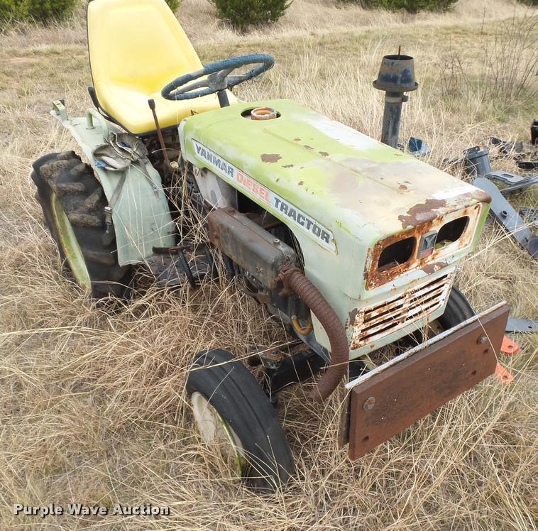 image for item DE9508 Yanmar 135 tractor
