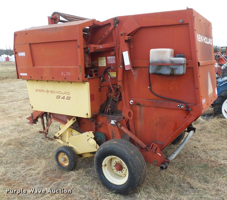 image for item DE9510 1985 New Holland 848 round baler