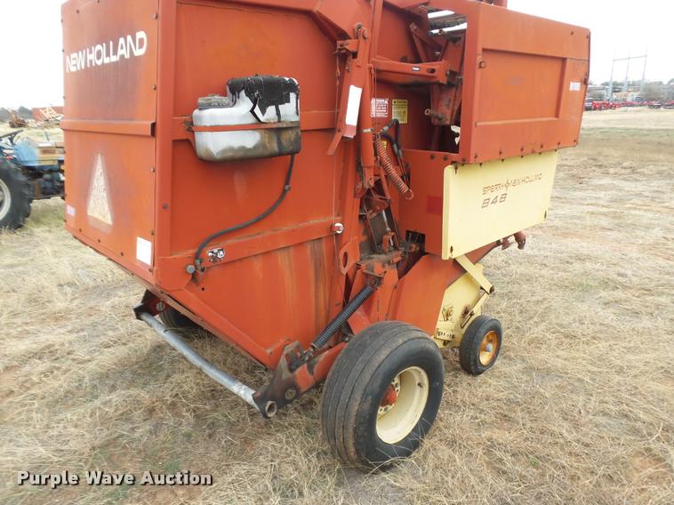 image for item DE9510 1985 New Holland 848 round baler