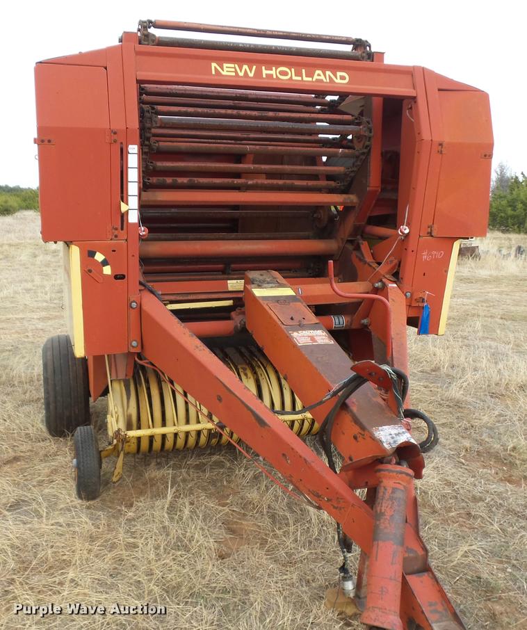 image for item DE9510 1985 New Holland 848 round baler