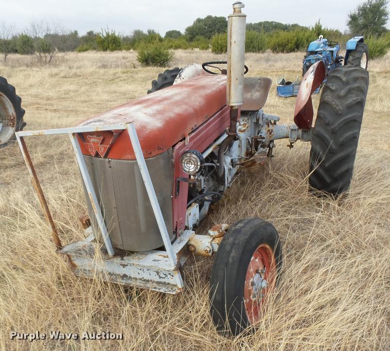 image for item DE9511 Massey-Ferguson tractor