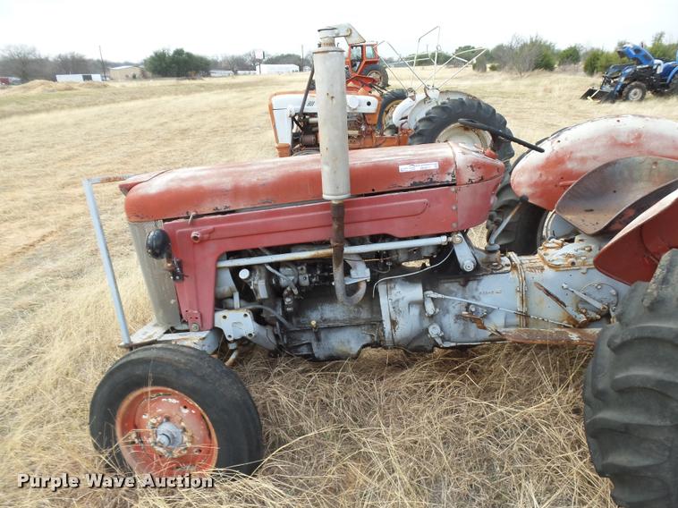 image for item DE9511 Massey-Ferguson tractor