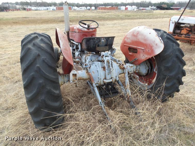 image for item DE9511 Massey-Ferguson tractor