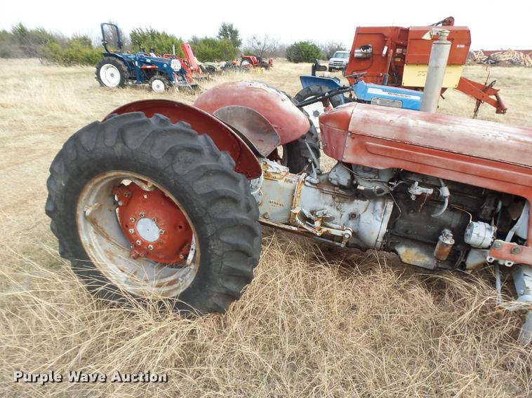 image for item DE9511 Massey-Ferguson tractor