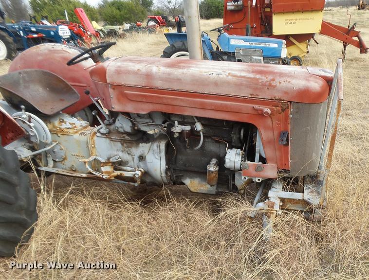 image for item DE9511 Massey-Ferguson tractor