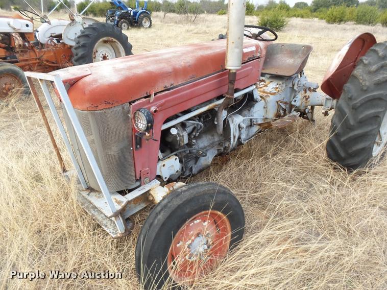 image for item DE9511 Massey-Ferguson tractor