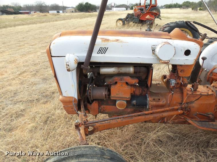 image for item DE9512 Ford 801 tractor