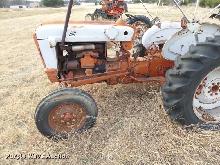 image for item DE9512 Ford 801 tractor