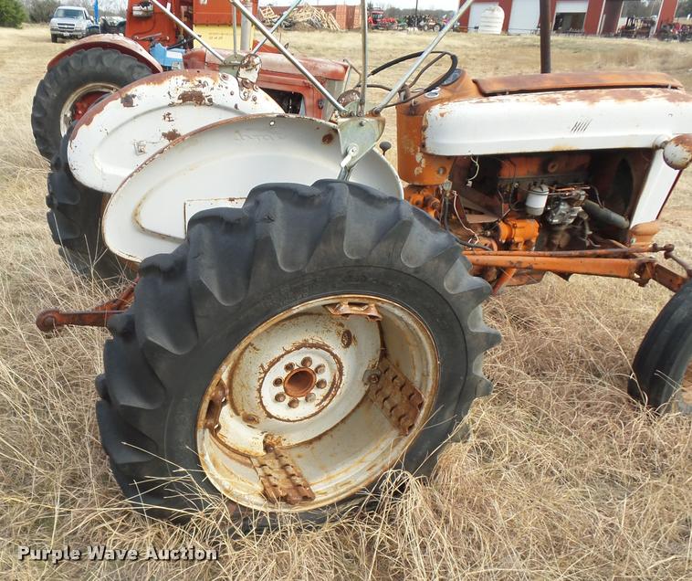 image for item DE9512 Ford 801 tractor