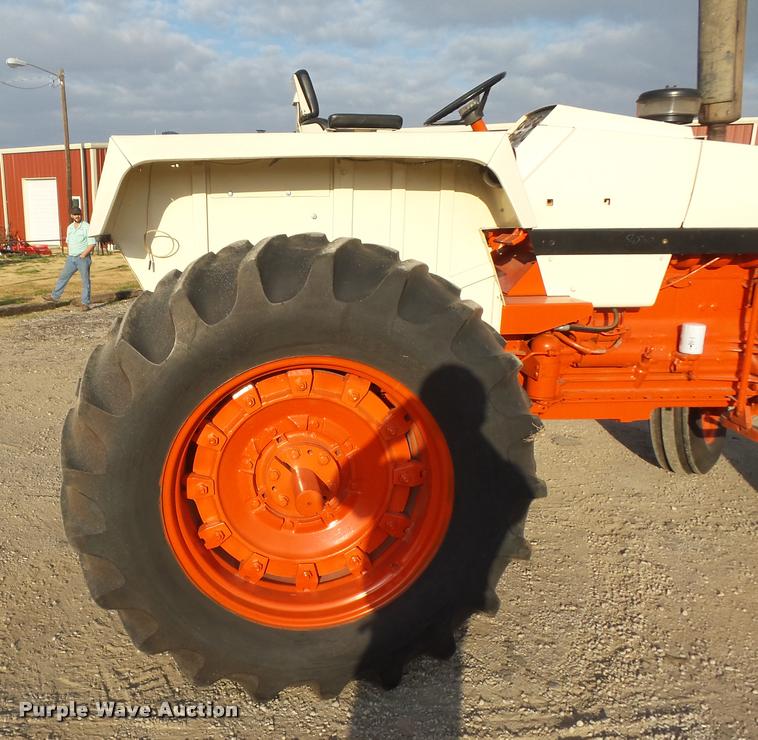 image for item DE9514 1972 Case 970 tractor