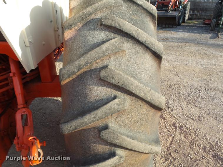 image for item DE9514 1972 Case 970 tractor