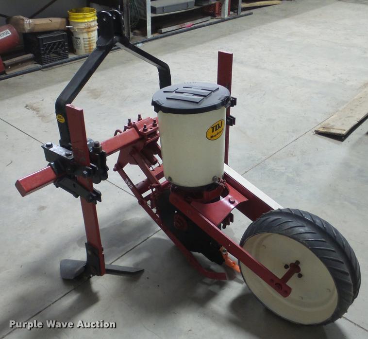 image for item DF9210 International 295 planter