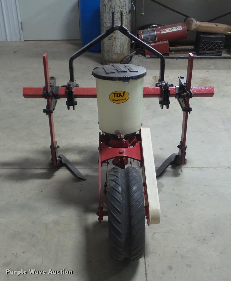 image for item DF9210 International 295 planter