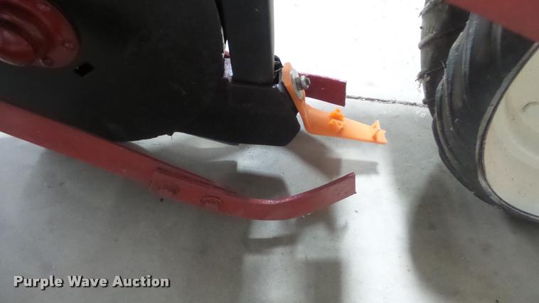 image for item DF9210 International 295 planter