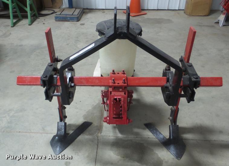 image for item DF9210 International 295 planter