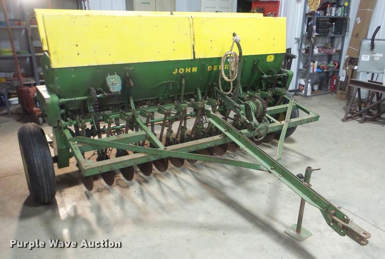 image for item DF9212 John Deere FB8 grain drill